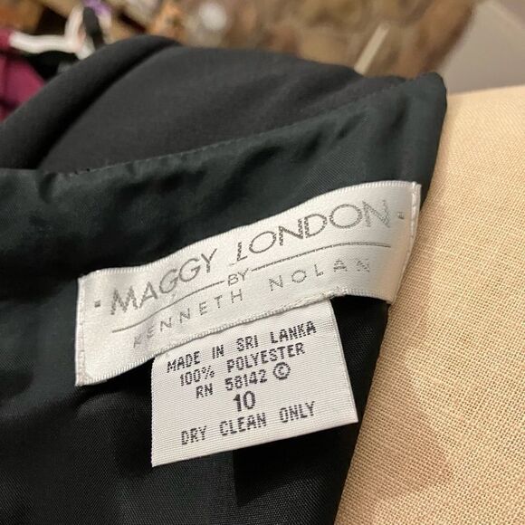 Maggy London Beautiful Black Dress / SZ: 10 - Picture 6 of 6